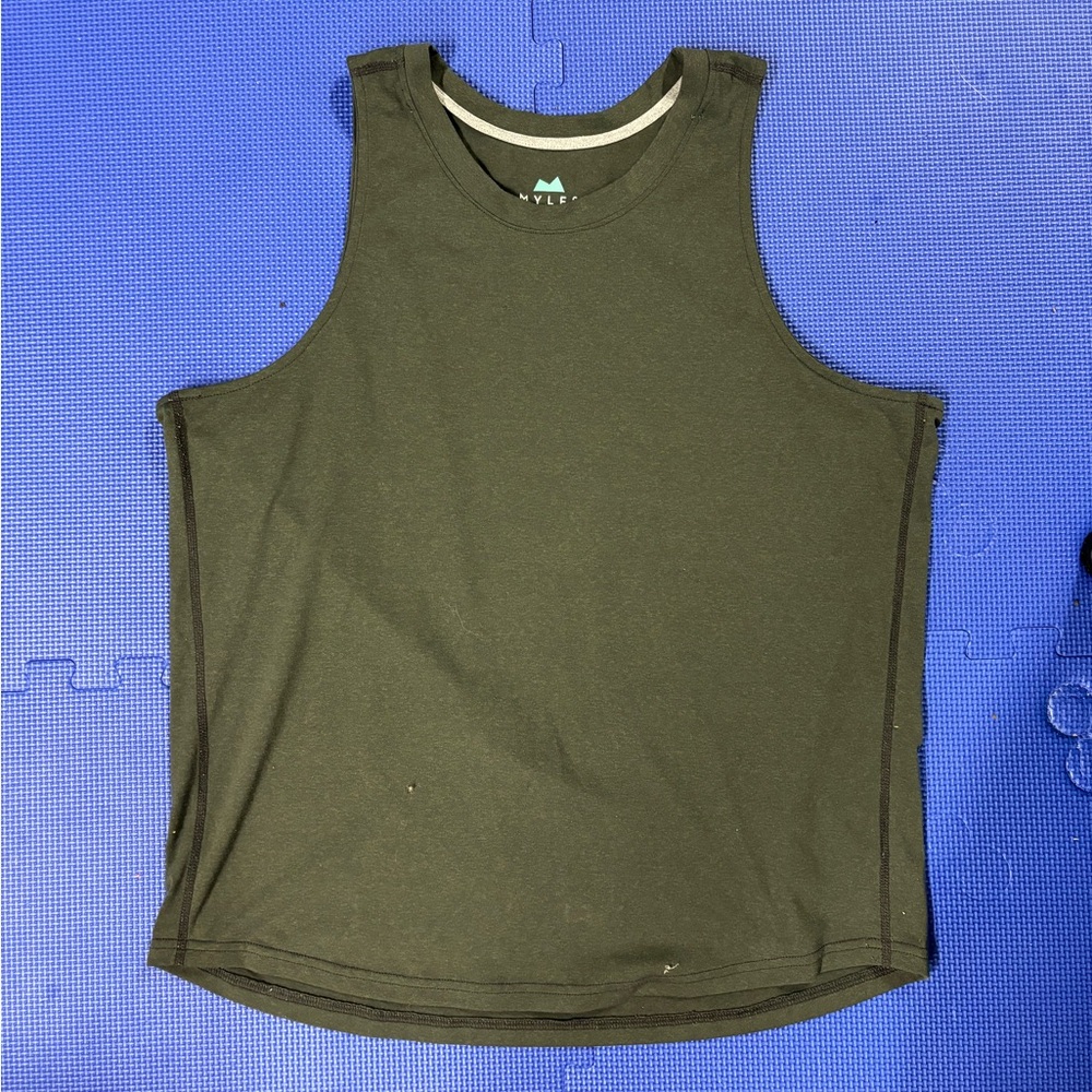 Medium Myles Momentum Tank Gray